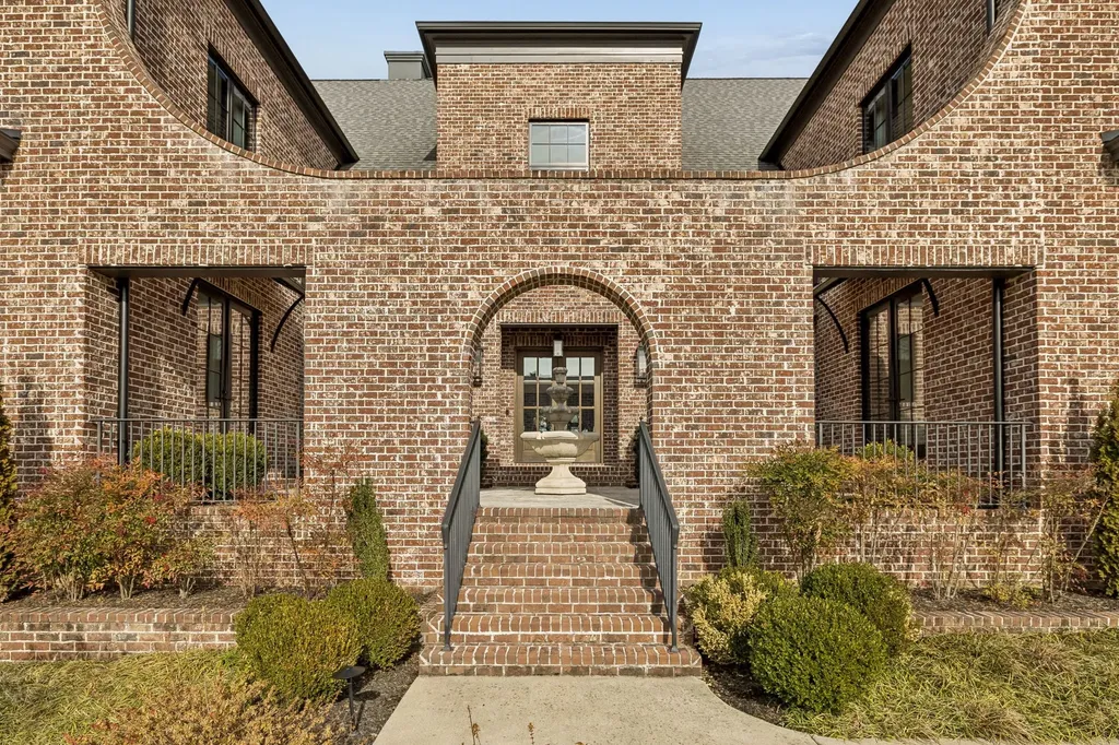 4520 Shys Hill Road Nashville TN 37215