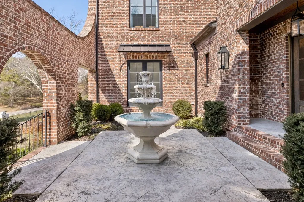 4520 Shys Hill Road Nashville TN 37215