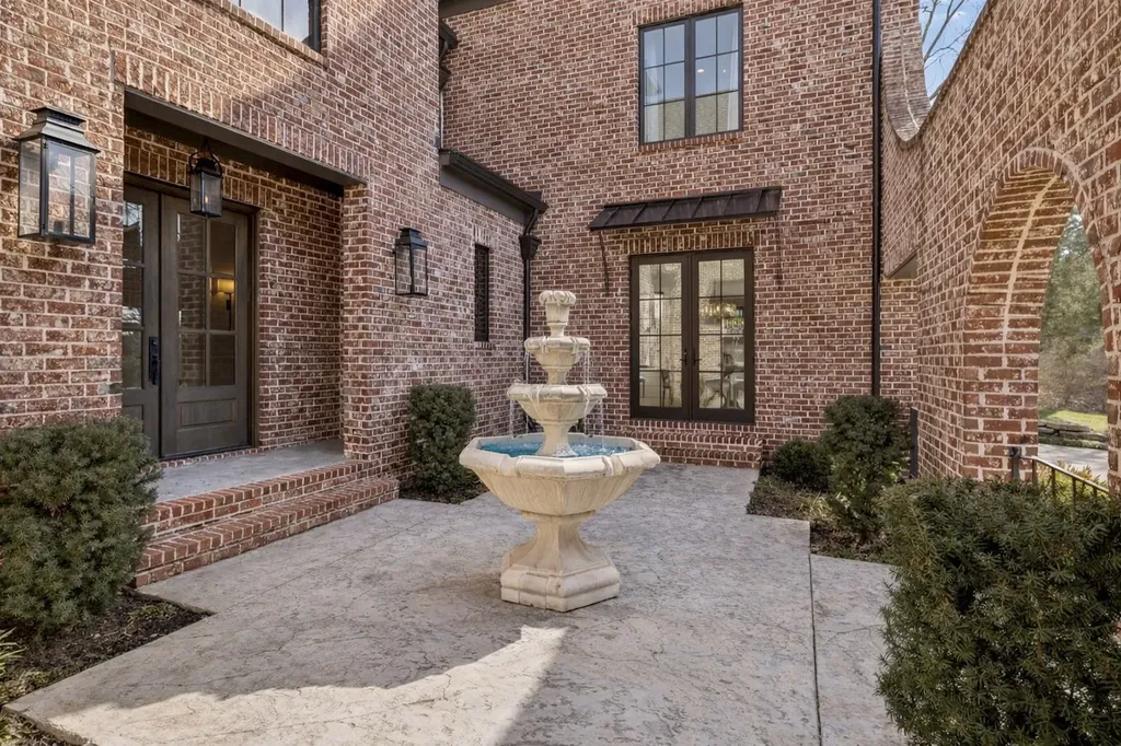 4520 Shys Hill Road Nashville TN 37215