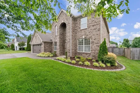 1027 Brixworth Drive Thompsons Station TN 37179