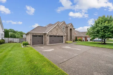 1027 Brixworth Drive Thompsons Station TN 37179