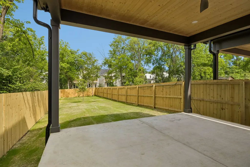 1809B Manchester Avenue Nashville TN 37218