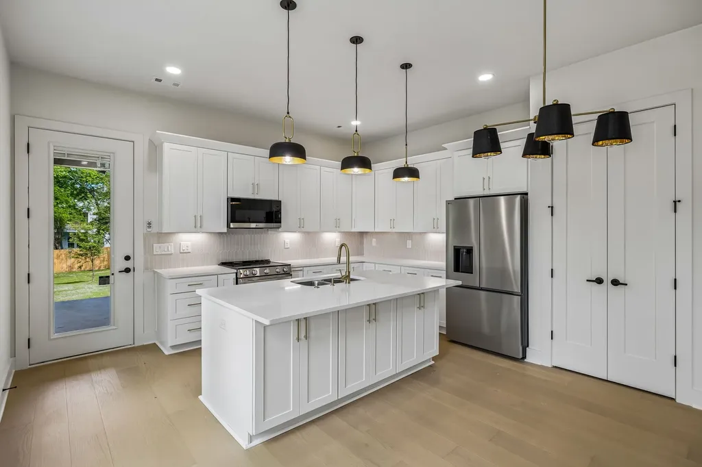 1809B Manchester Avenue Nashville TN 37218