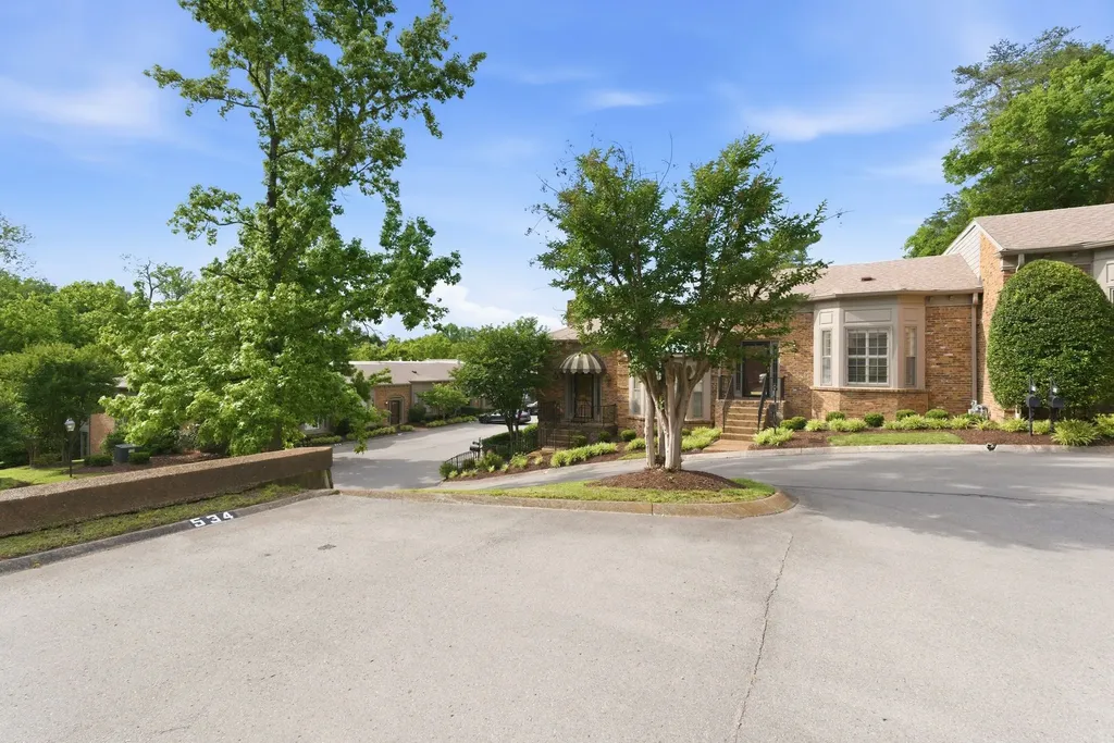 534 Armistead Place Nashville TN 37215
