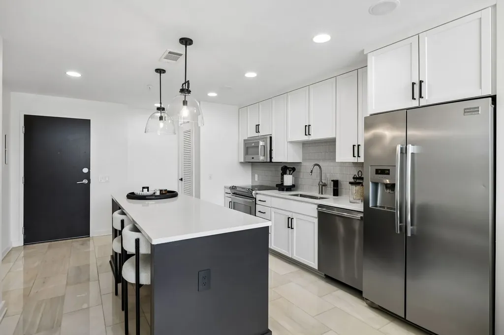 1212 Laurel Nashville TN 37203