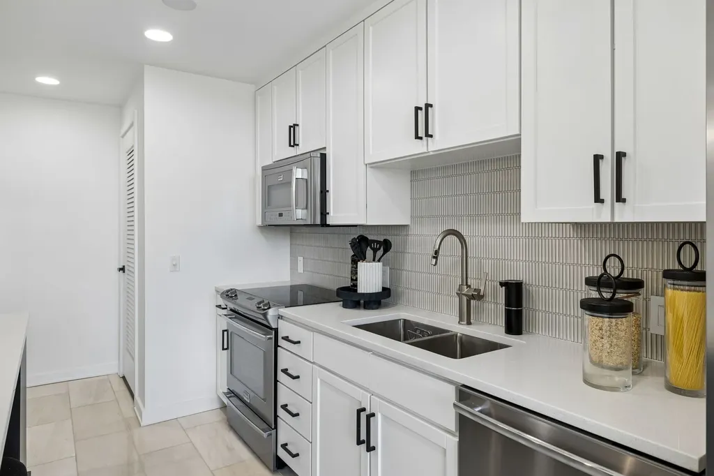 1212 Laurel Nashville TN 37203