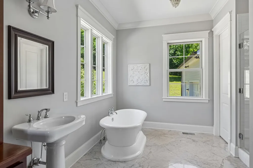 8706 Poplar Creek Road Nashville TN 37221