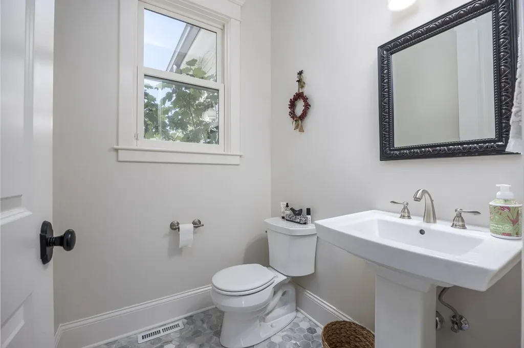 8706 Poplar Creek Road Nashville TN 37221