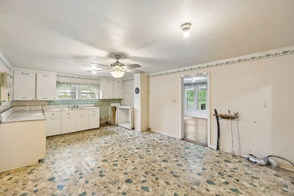 38 Holland Road Morrison TN 37357
