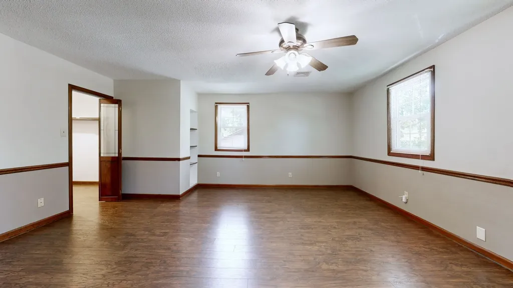 1930 Old Russellville Pike Clarksville TN 37043