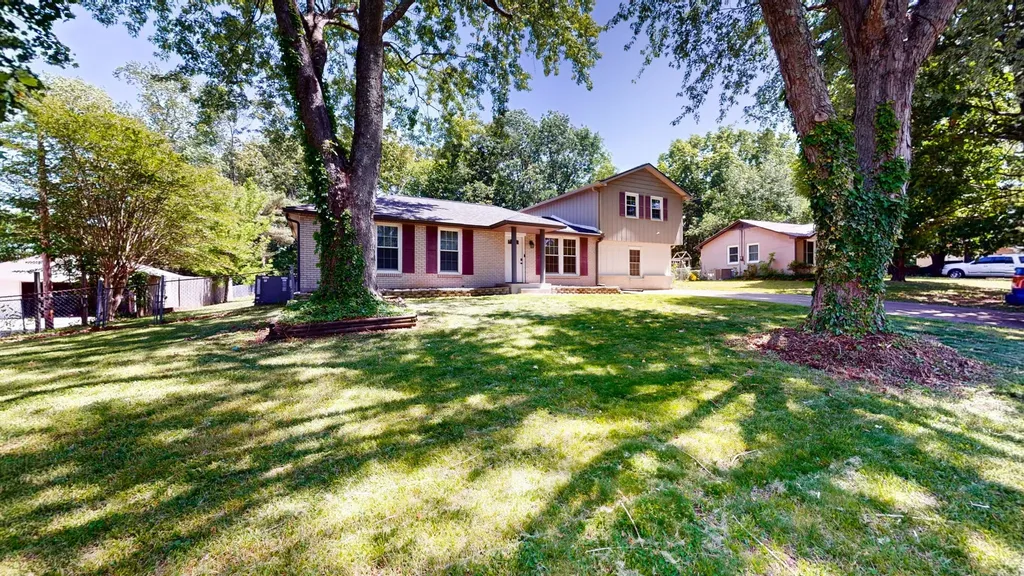 1930 Old Russellville Pike Clarksville TN 37043
