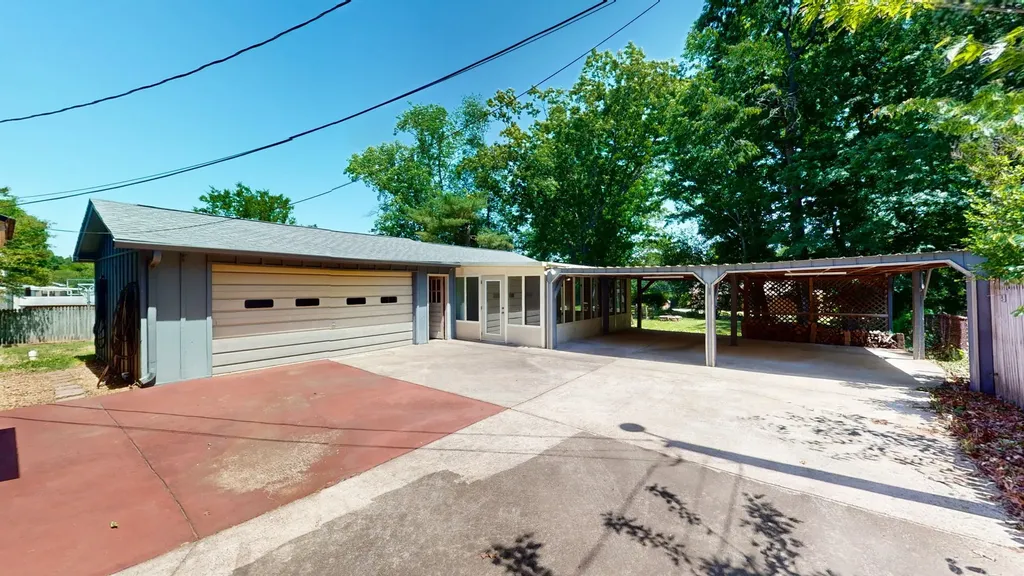 1930 Old Russellville Pike Clarksville TN 37043