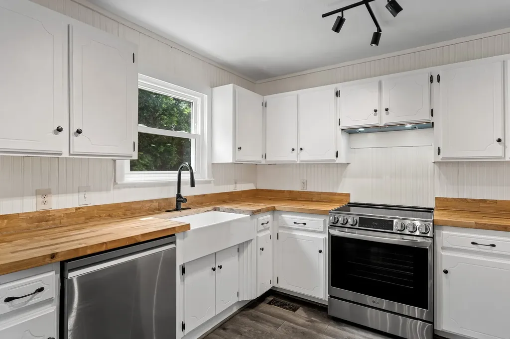 805 Childers Court La Vergne TN 37086