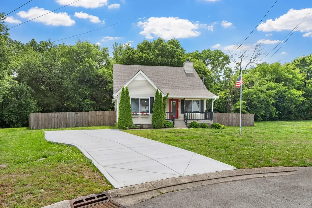 805 Childers Court La Vergne TN 37086