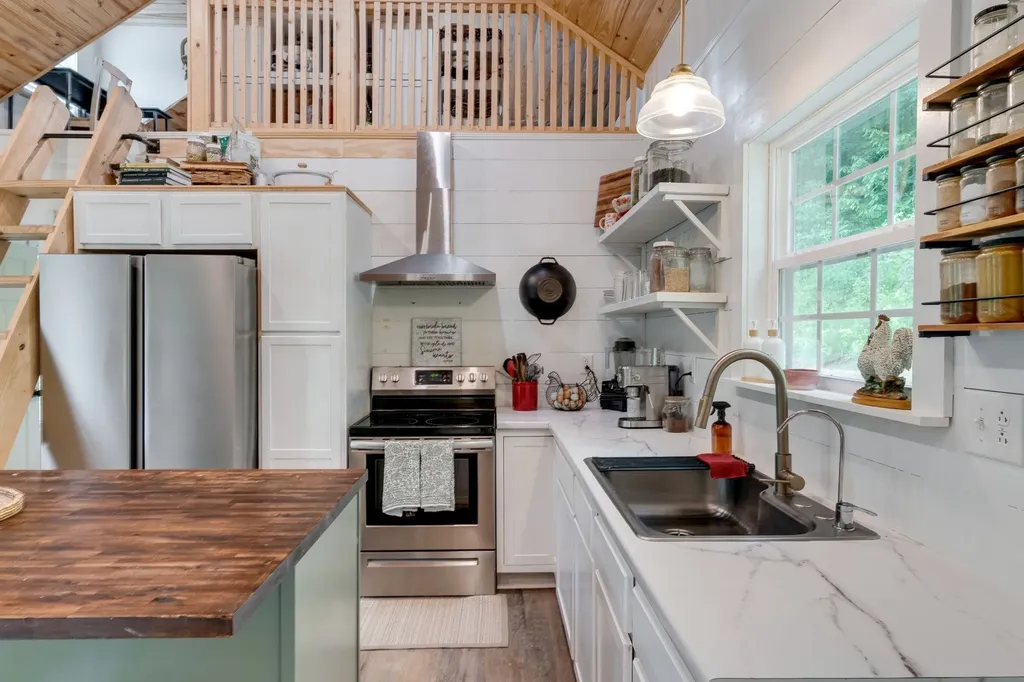 549 Hix Hollow Road Gainesboro TN 38562