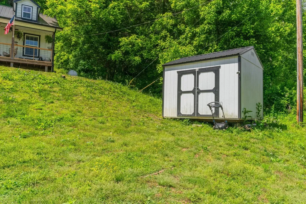 549 Hix Hollow Road Gainesboro TN 38562