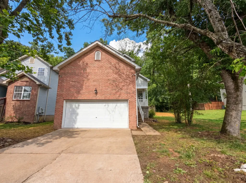 4046 Farmingham Woods Drive Hermitage TN 37076