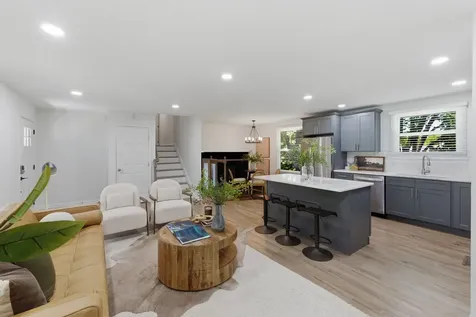 4056 Kings Lane Nashville TN 37218