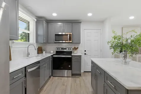 4056 Kings Lane Nashville TN 37218