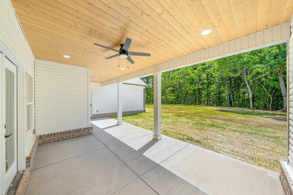 1932 River Road Clarksville TN 37040