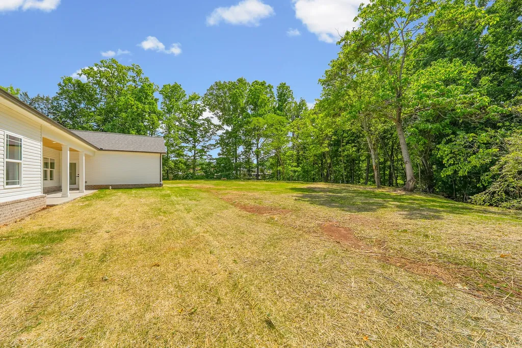 1932 River Road Clarksville TN 37040