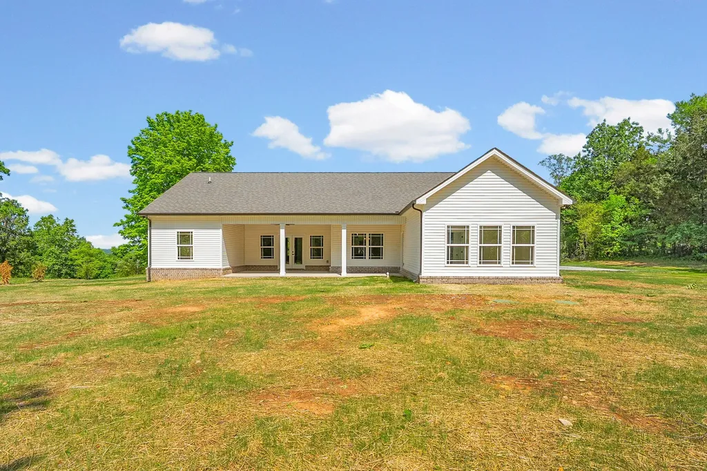 1932 River Road Clarksville TN 37040