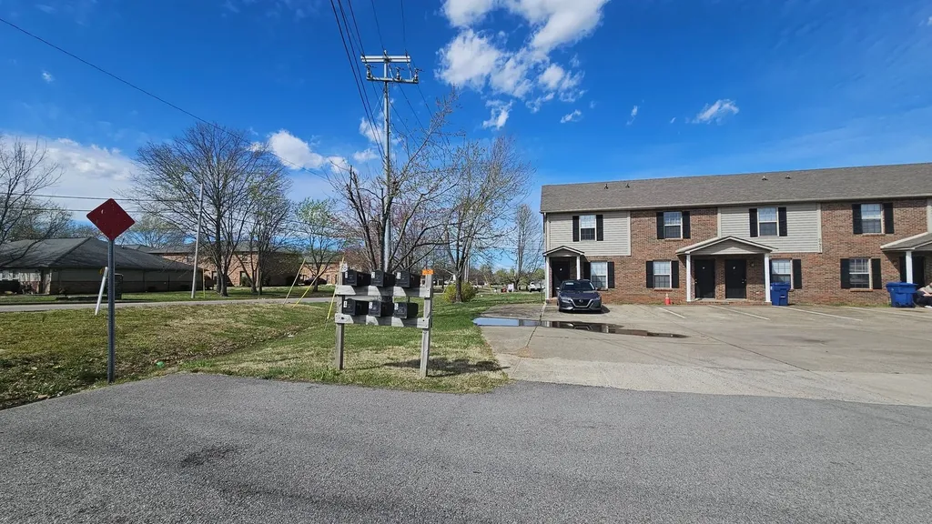 2451 W Wilson Road Clarksville TN 37043