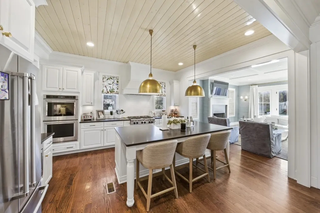1915A Overhill Drive Nashville TN 37215