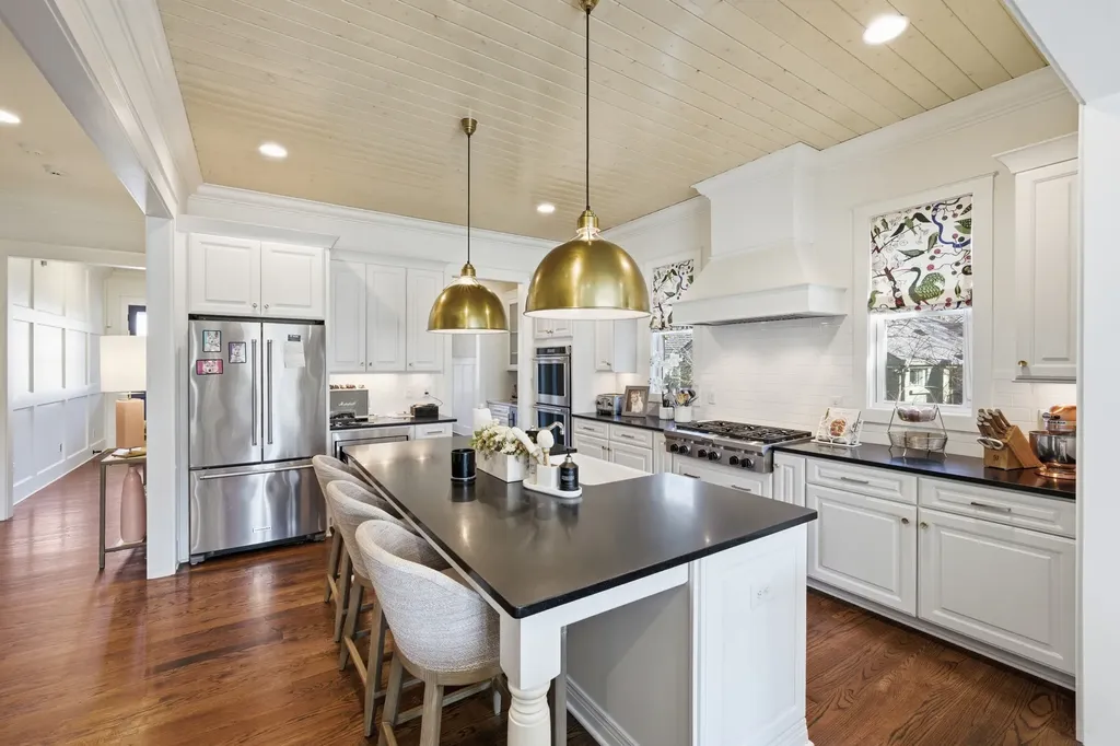 1915A Overhill Drive Nashville TN 37215