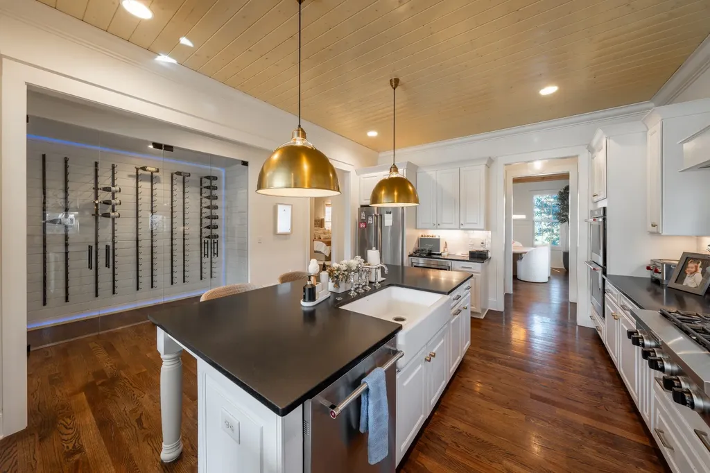 1915A Overhill Drive Nashville TN 37215
