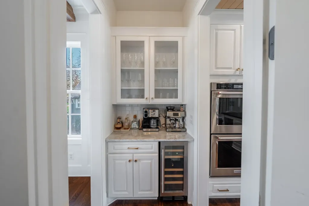 1915A Overhill Drive Nashville TN 37215