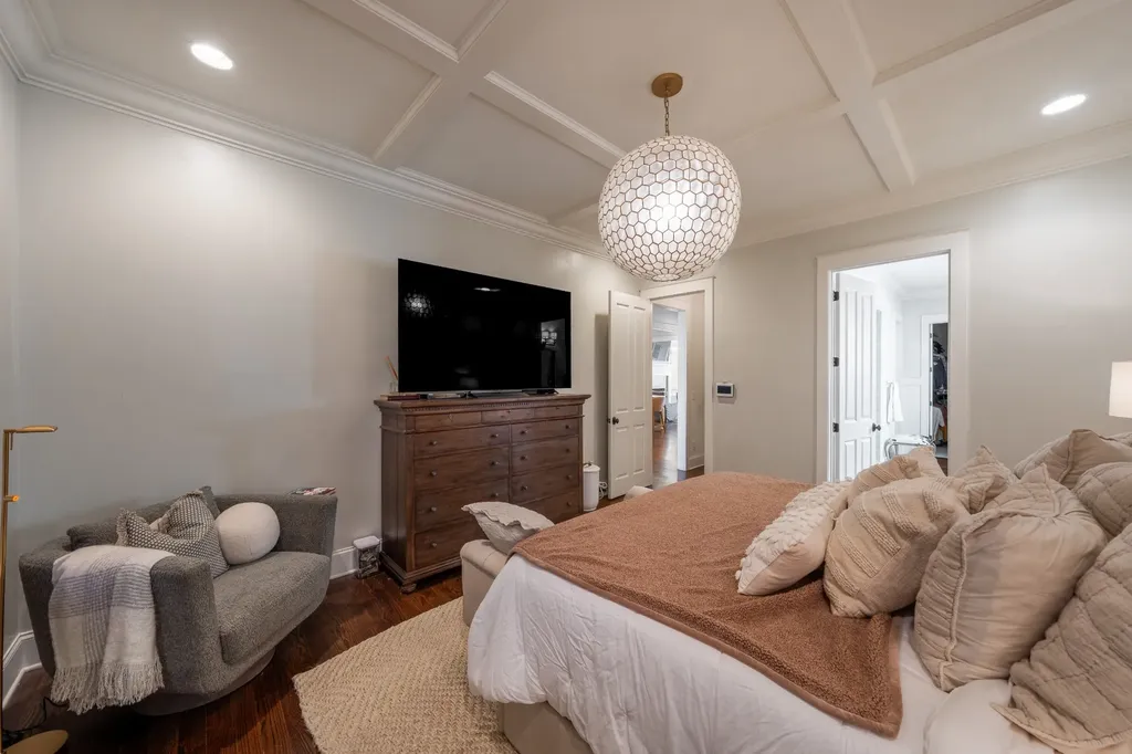 1915A Overhill Drive Nashville TN 37215