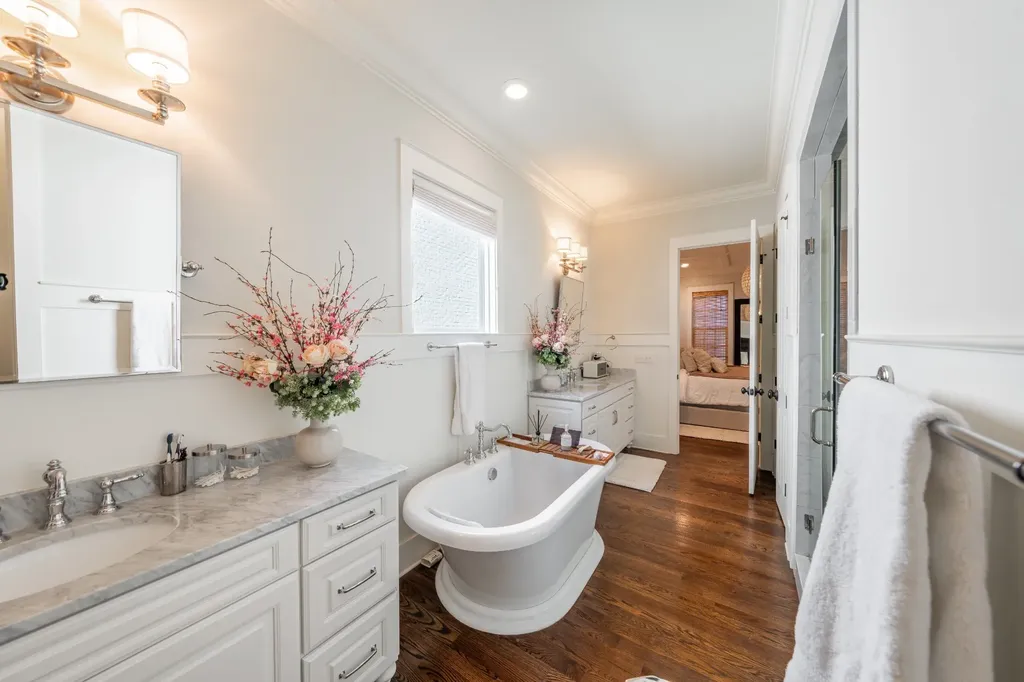 1915A Overhill Drive Nashville TN 37215