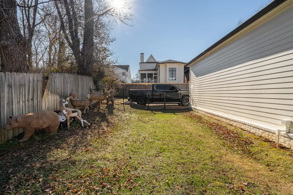 1915A Overhill Drive Nashville TN 37215