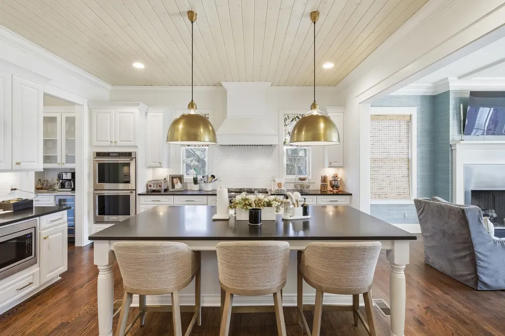 1915A Overhill Drive Nashville TN 37215