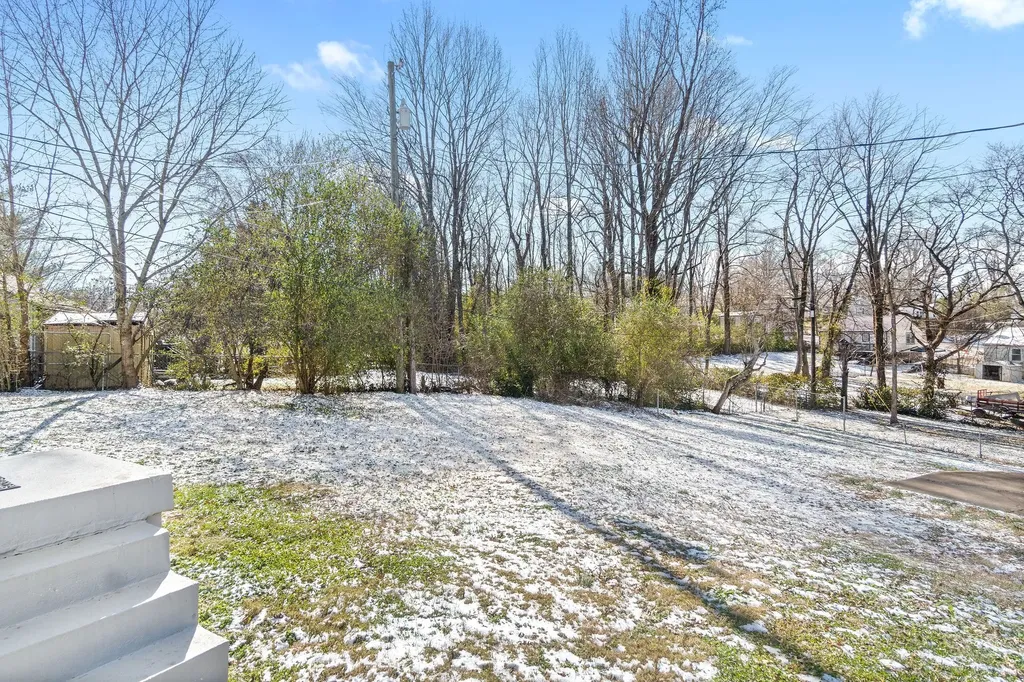 42 Maple Street Clarksville TN 37042
