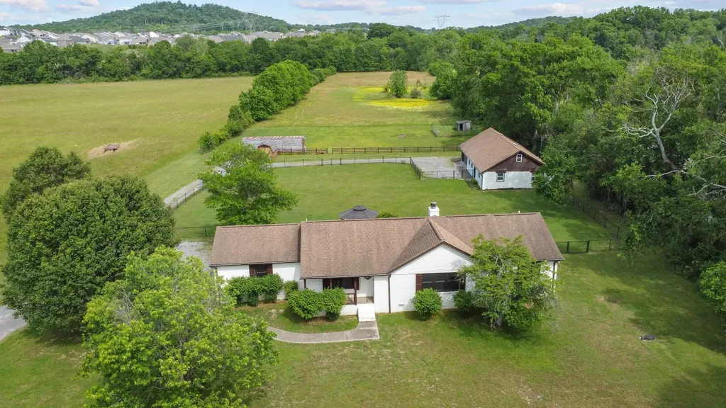 170 Upper Station Camp Crk Road Gallatin TN 37066