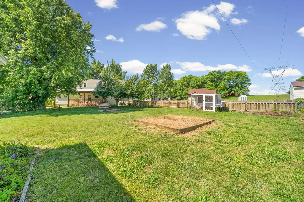 1579 Barrett Drive Clarksville TN 37043