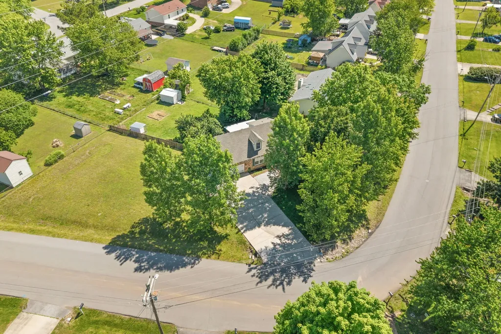 1579 Barrett Drive Clarksville TN 37043