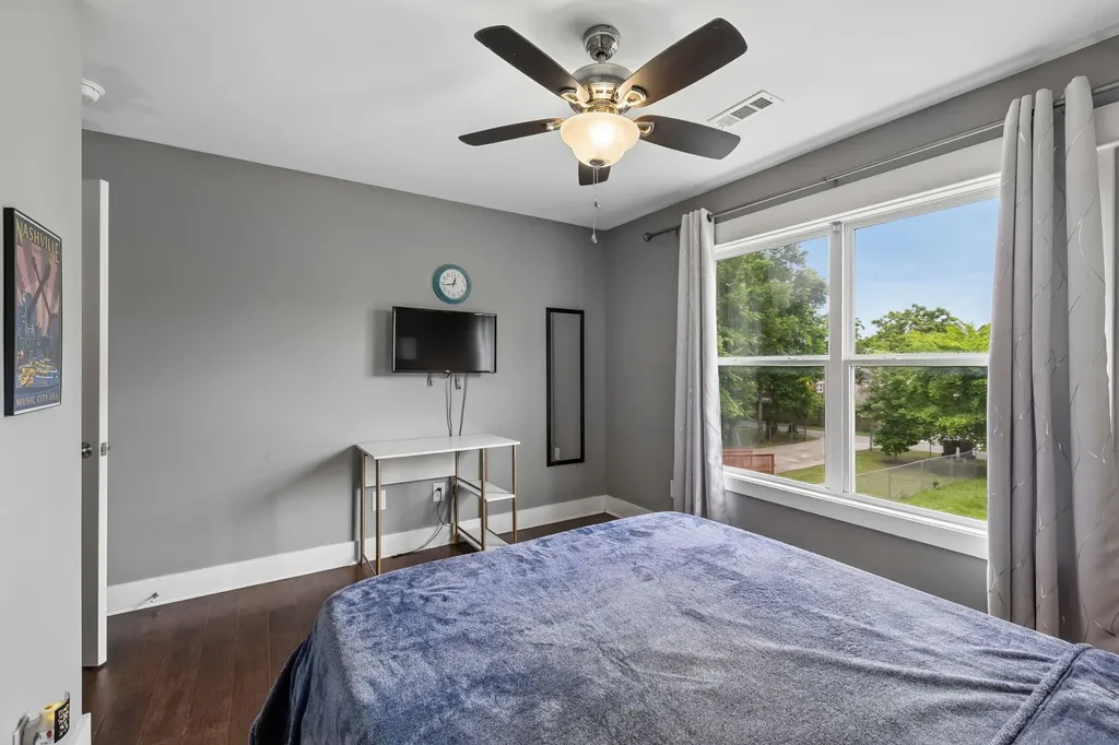 1613 14th Ave, N Nashville TN 37208
