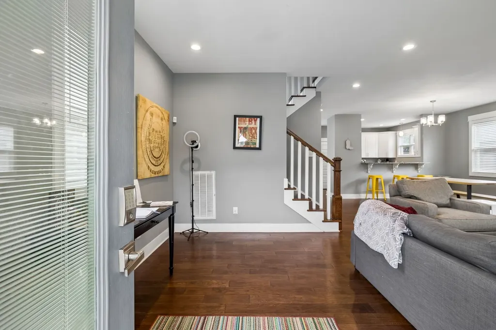1613 14th Ave, N Nashville TN 37208