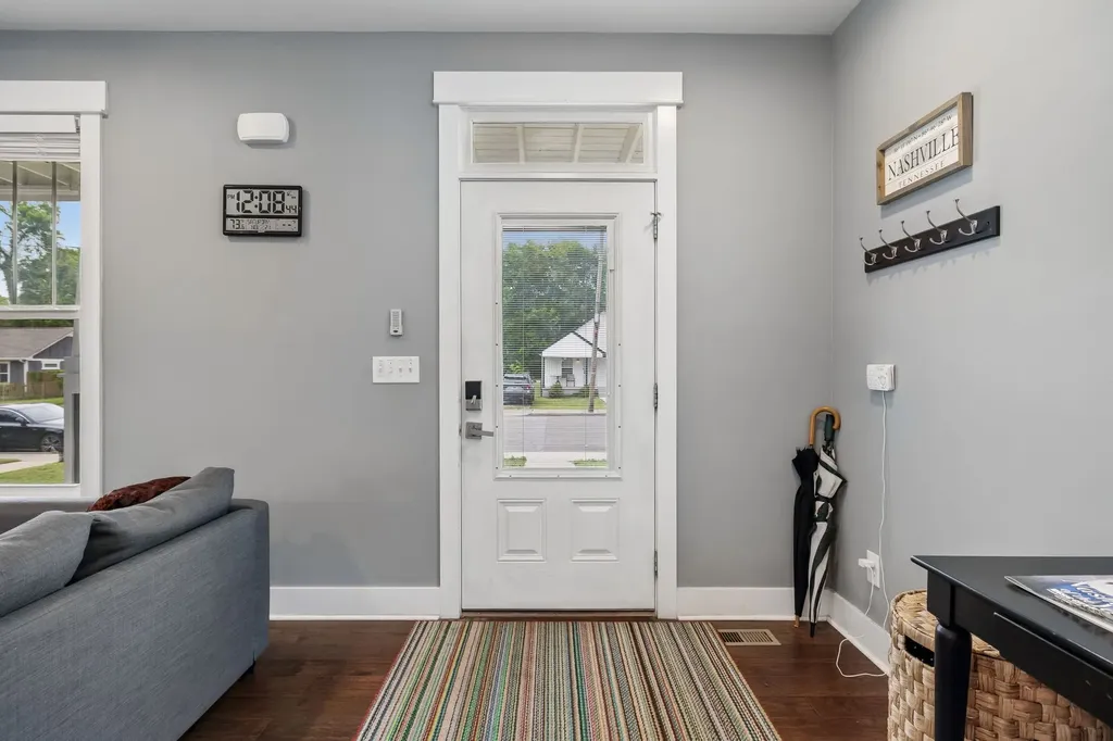 1613 14th Ave, N Nashville TN 37208