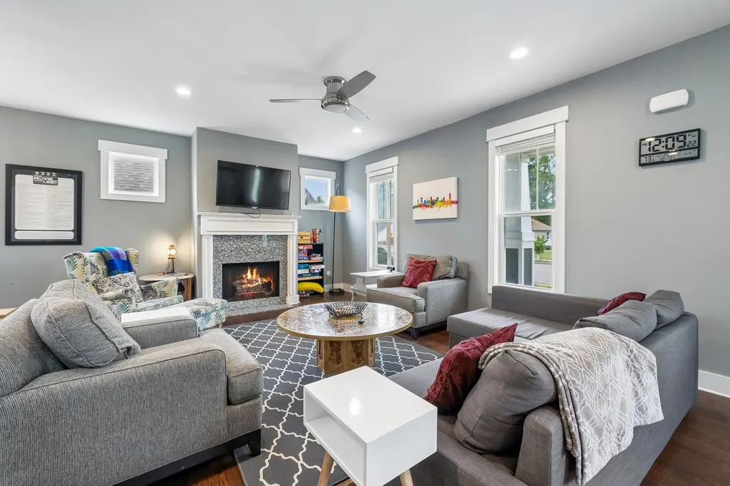 1613 14th Ave, N Nashville TN 37208
