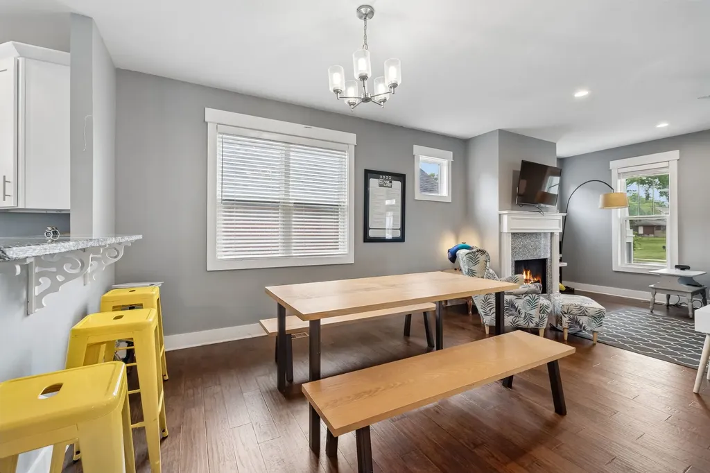 1613 14th Ave, N Nashville TN 37208