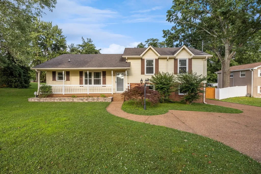 195 Cherokee Road Hendersonville TN 37075