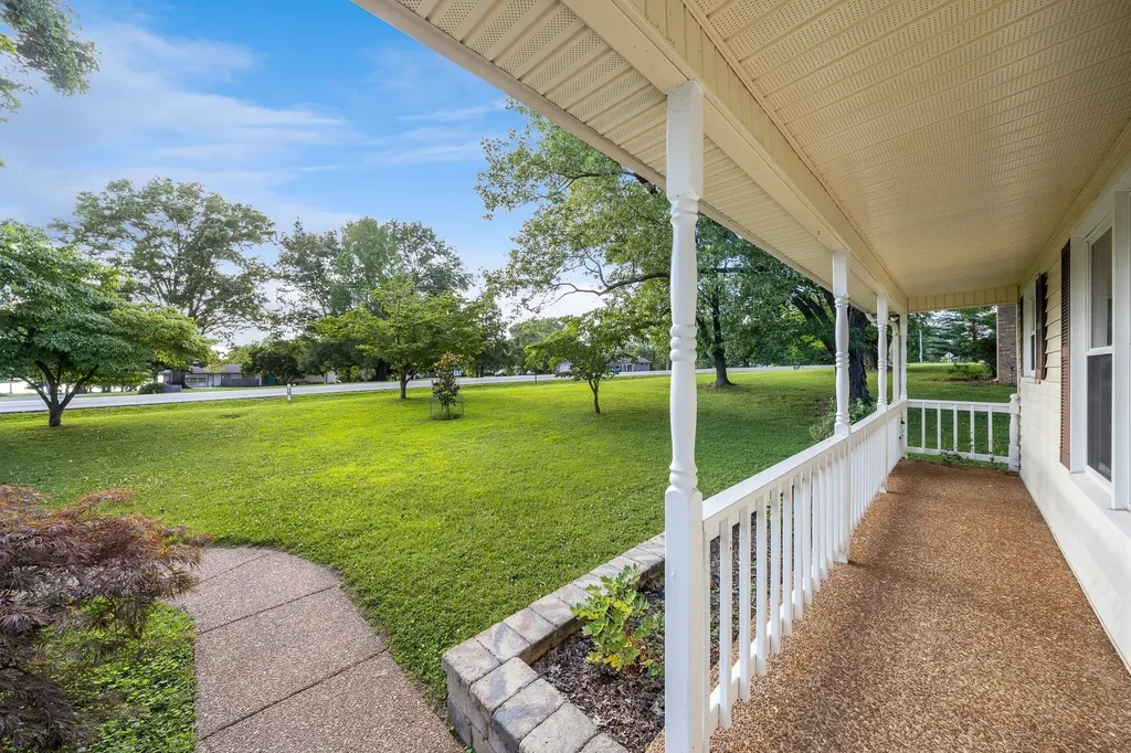 195 Cherokee Road Hendersonville TN 37075