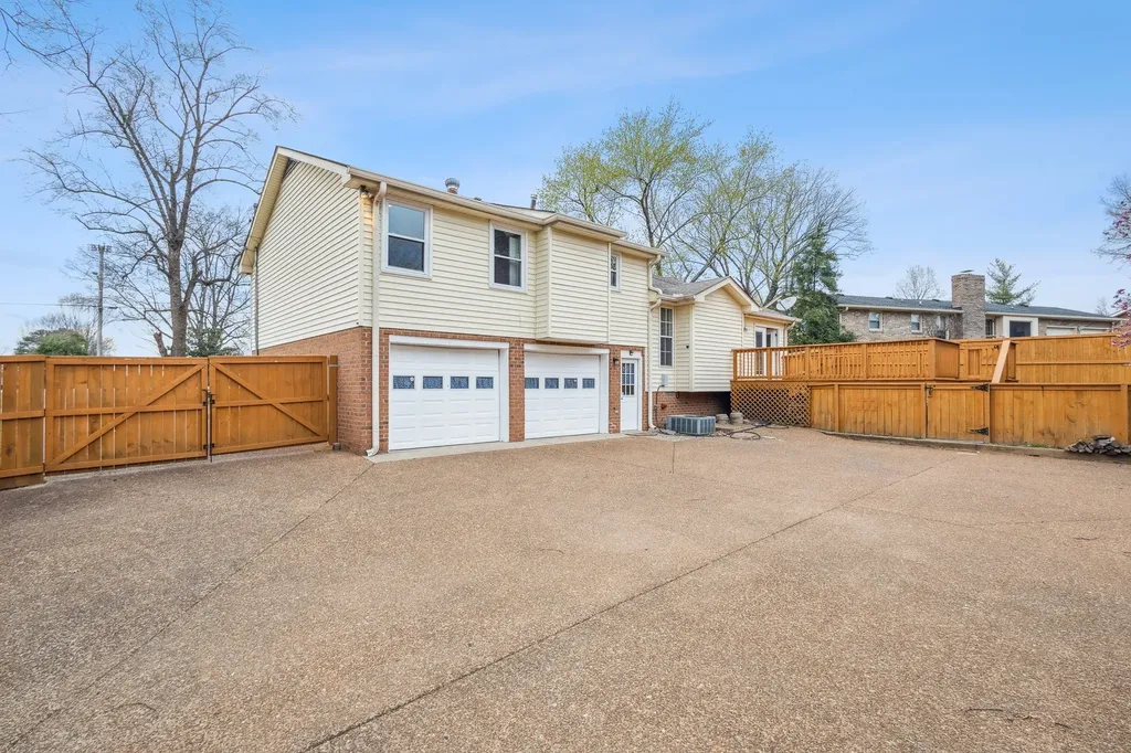 195 Cherokee Road Hendersonville TN 37075