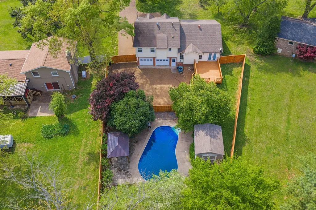 195 Cherokee Road Hendersonville TN 37075