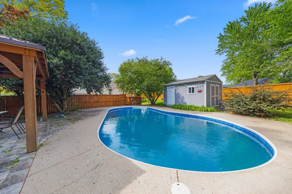 195 Cherokee Road Hendersonville TN 37075