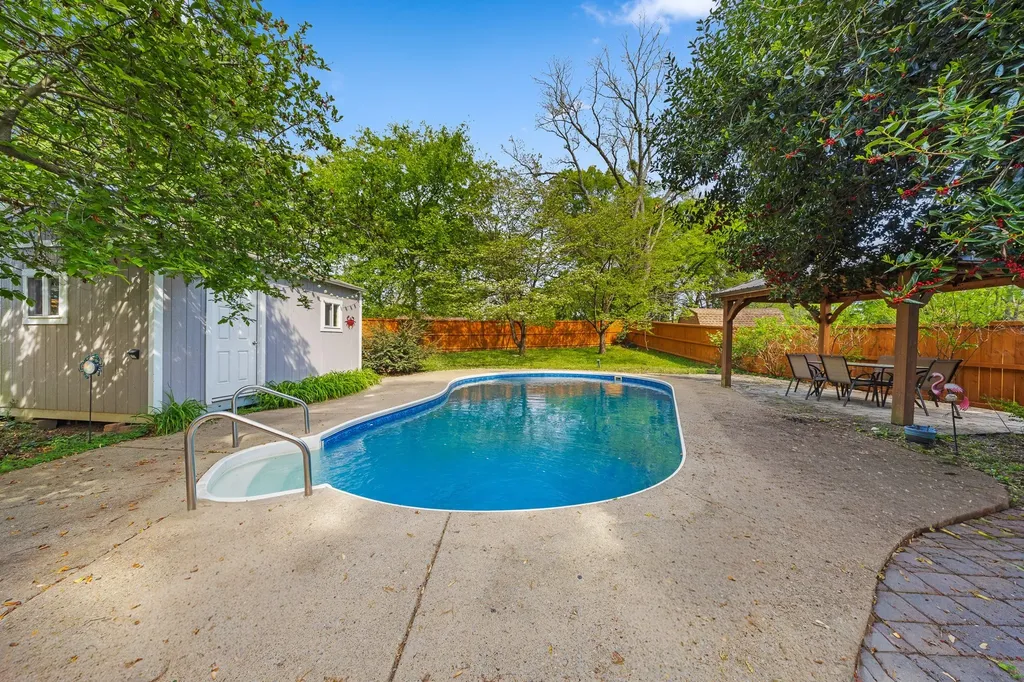 195 Cherokee Road Hendersonville TN 37075